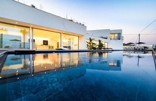Letojanni Villa | 500 m² Villa ∙ 7 bedrooms ∙ 14 guests
