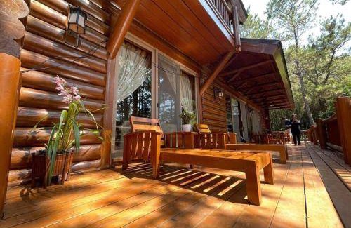 Baguio Villa | 500 m² Villa ∙ 2 bedrooms ∙ 16 guests