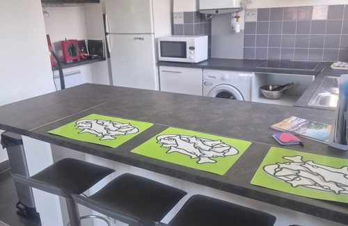 Pessac Apartment | 500M from Pessac town center served by TER Bordeaux - Arcachon and streetcar line