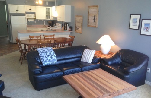 Courtenay Condo | 501 Paradise Ridge - Family Accomodation on Mt Washington