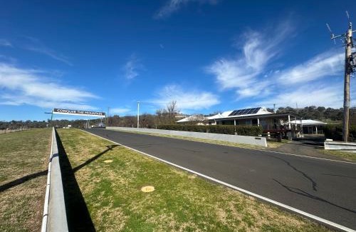 Mount Panorama House | 505a CONROD STRAIGHT MOUNT PANORAMA