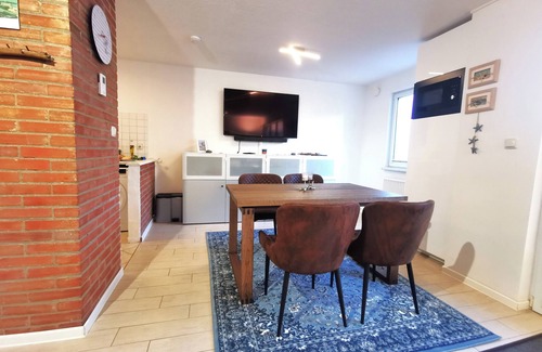Diedrichshagen House | 50m² Holiday Cottage for up to 4 people near the beach, with its own garden, ter