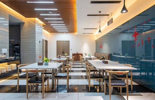 Zhengzhou Hotel | 52 m² Hotel ∙ 3 guests