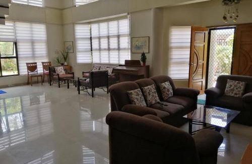 Cagayan de Oro House | 526 m² House ∙ 4 bedrooms ∙ 25 guests