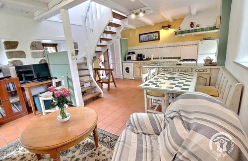 Tredrez-Locquemeau House | 53 m² Gîte ∙ 2 bedrooms ∙ 4 guests