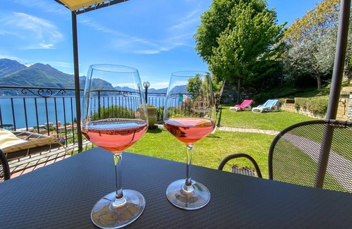 Santa Maria - Rezzonico Apartment | 54 m² Apartment ∙ 1 bedroom ∙ 3 guests