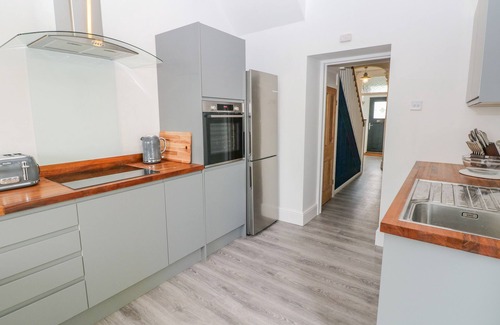 Burry Port Cottage | 54 PENCOED ROAD, pet friendly, with hot tub in Burry Port