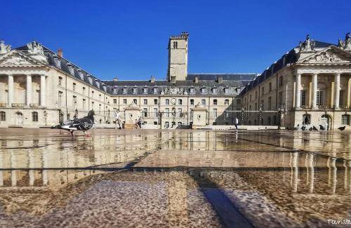 Faubourg-Raines Apartment | 55 m² Apartment ∙ 2 bedrooms ∙ 4 guests