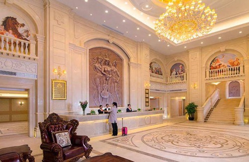 Buji Hotel | 55 m² Hotel ∙ 2 bedrooms ∙ 127 guests
