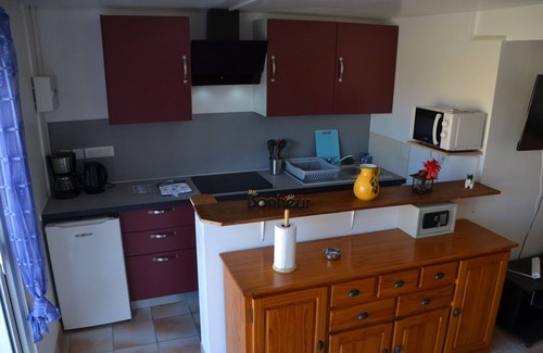 Villeneuve-les-Beziers Apartment | 55m² apartment in quiet residence with swimming pool.