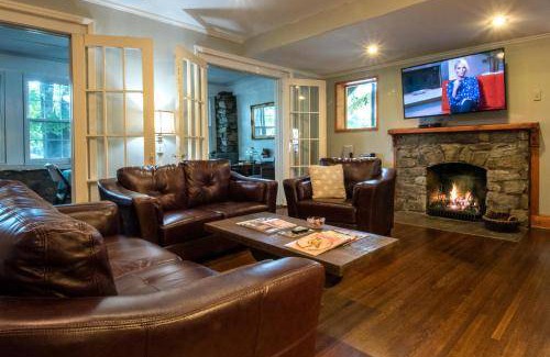 Bryson City Bed & Breakfast | 56 m² Bed and breakfast ∙ 2 bedrooms ∙ 10 guests