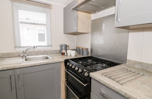Cwm-y-glo Cottage | 57 BRYNTEG, pet friendly, country holiday cottage in Llanrug