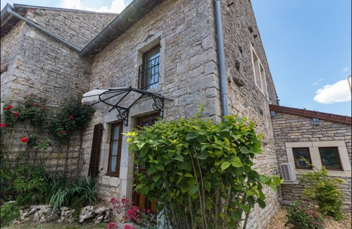 Montceau-et-Echarnant House | 57 m² House ∙ 1 bedroom ∙ 2 guests