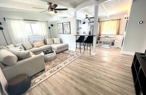 Sun Bay South House | 5805 S Hubert Ave · Charming Tropical Pool Retreat w Hot Tub