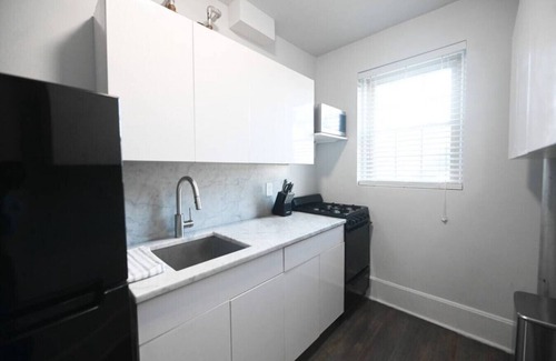 Bridgeport Apartment | 59 Rennell St, Bridgeport · Lovely 1 bedroom cozy modern apartment w/75” 4K TV