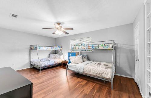 Flower Mound House | 5BR 2.5BA *Newly upgraded Modern house sleeps 16