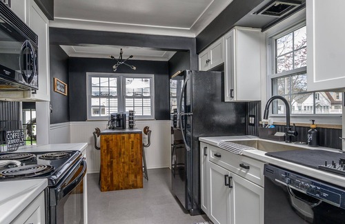 Toledo House | 5BR/2BA Beautiful and Spacious Home in Quiet Area