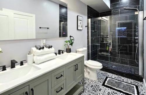 Newbold House | 5BR Home near City Center, Live! Casino, Hot Tub with City View