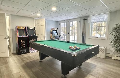 Gouldsboro House | 5BR Waterfront Hot Tub Kids Playscape Pets Family Compound!