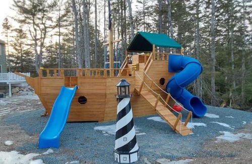 Gouldsboro House | 5BR Waterfront Hot Tub Kids Playscape Pets Family Compound!