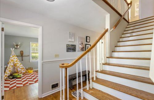North Augusta House | 5BR Woodland Retreat on 7 Acres with a Pond