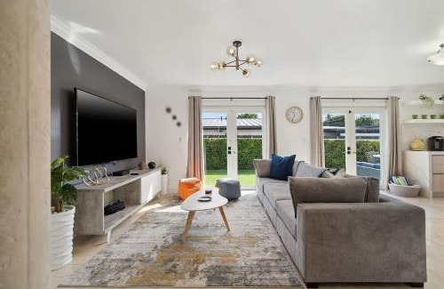 Coral Terrace House | 6-BD 3-BA Dreamy Vacation Retreat in Coral Terrace