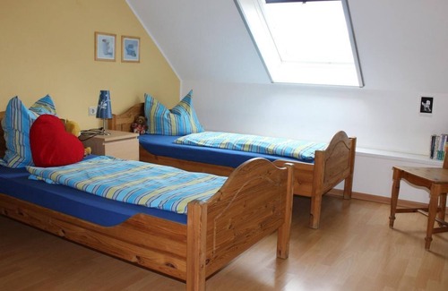 Halsdorf Other | 6-bed apartment attic floor right - Apartments farm Heck