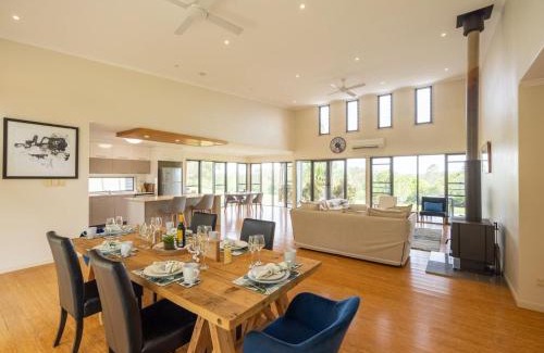 Moggill House | 6 Bed Equine Countryside Paradise at Moggill