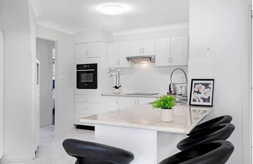 Mount Annan House | 6 Bedroom 3 Bath 2 Levels House