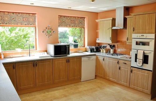 Baschurch Cottage | 6 bedroom accommodation in Baschurch, near Shrewsbury