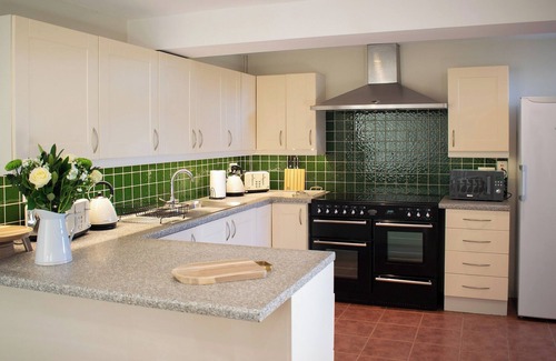 Hartington Cottage | 6 bedroom accommodation in Heathcote, near Hartington