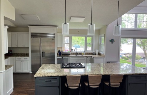Howard House | 6 Bedroom Apple Valley Lakefront Perfect for Large Families