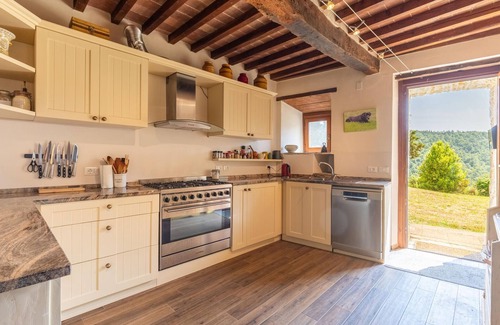 Anghiari House | 6 bedroom awesome home in Anghiari