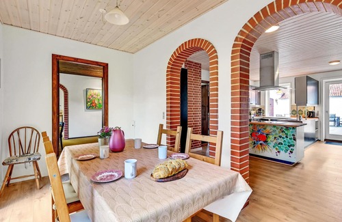 Kjellerup House | 6 bedroom gorgeous home in Kjellerup