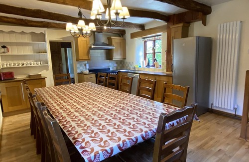 Callington Cottage | 6 bedroom Lakeside cottage with fishing, pool, hot tub games room & so much more