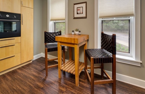 Harbor Springs Apartment | 6 Bells: Harbor Springs Lodging for the Discerning Traveler