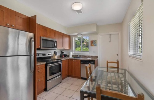 Croissant Park Apartment | #6 · Lovely 2 bedroom Apartment for a Family Getaway!