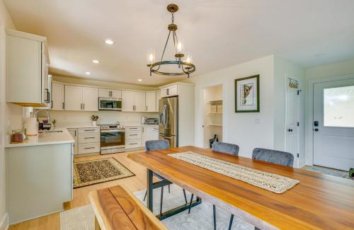 Front Royal House | 6 Mi to Appalachian Trail Modern Front Royal Gem!
