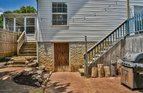 Oakley House | 6 miles to downtown Asheville. Sleeps 5.