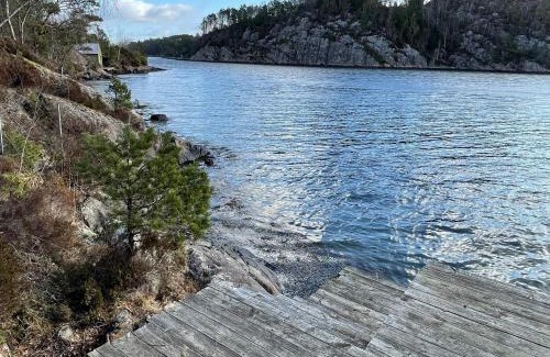 Bomlo House | 6 person holiday home in Rubbestadneset