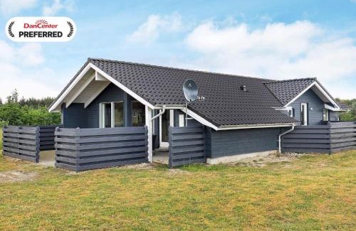 Tranum House | 6 person holiday home in Brovst-By Traum