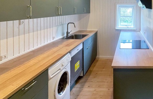 Hou House | 6 person holiday home in Hals