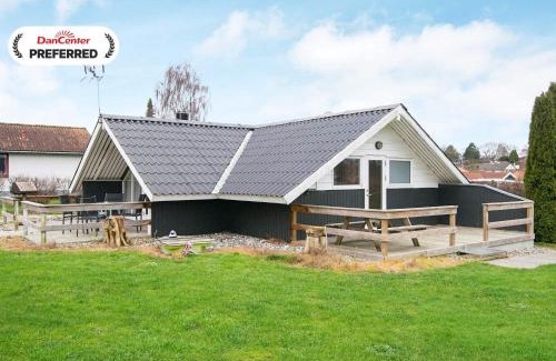 Hejlsminde Strand House | 6 person holiday home in Hejls
