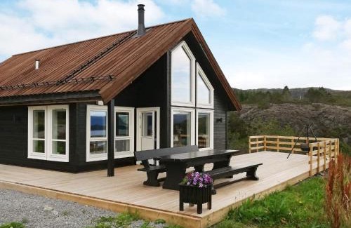 Florø House | 6 person holiday home in Kalvåg