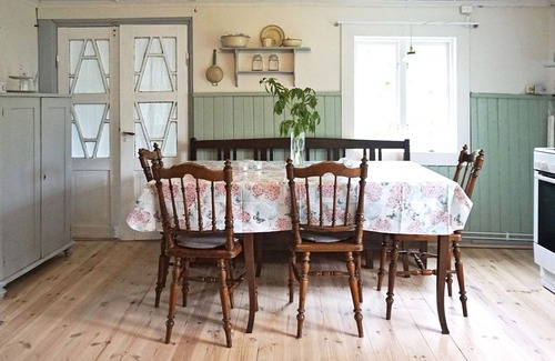 Astad House | 6 person holiday home in HALLABRO