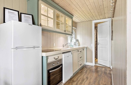 Hasmark Strand House | 6 Person Holiday Park Home in Otterup