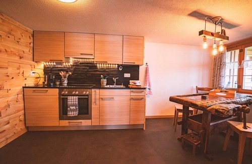 Adelboden Ski Chalet | 6 person vacation apartment with hot tub in the mountains