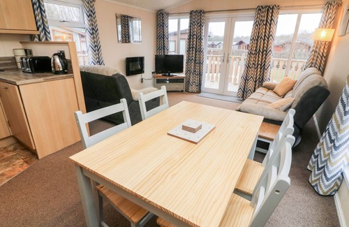 Warton Cottage | 6 SHERWOOD, pet friendly, character holiday cottage in Tewitfield