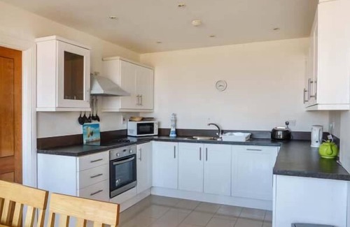 Doogort Cottage | 6 STRAND COTTAGES, family friendly in Achill Island, County Mayo