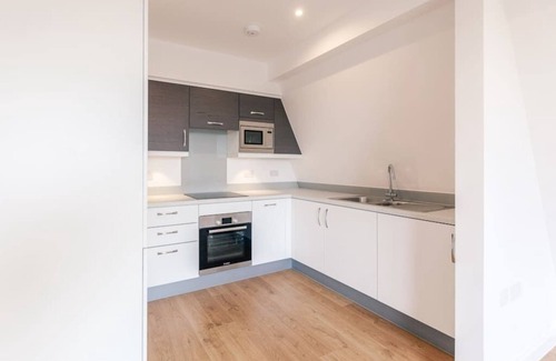 Leatherhead Apartment | 6 Swan House -1 bedroom apartment